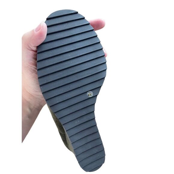 Charles David Womens Olive Green Suede Ankle Boots Wedge Size 8.5 - Picture 8 of 8